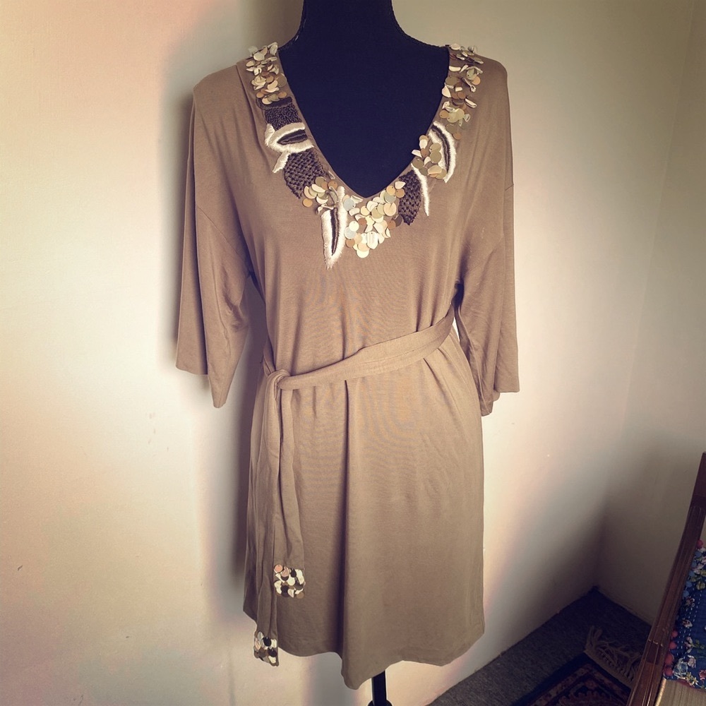 Trina Turk shift dress/tunic with belt, Size 4
